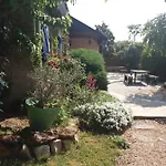 Bed & Breakfast Les Mouettes 1 Ou 4 D Hote, Jardin ,bords De Loire 3*